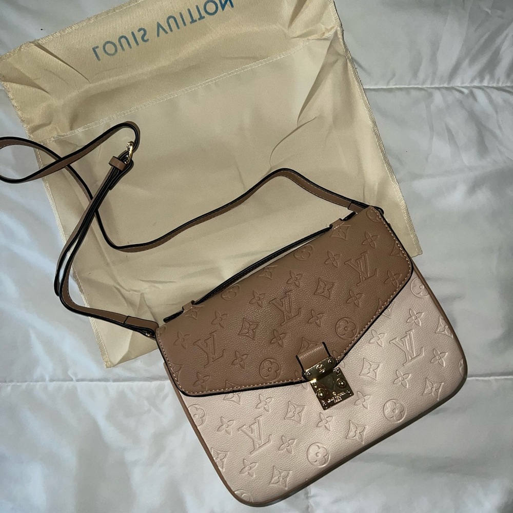 L V Pochette Métis bag New